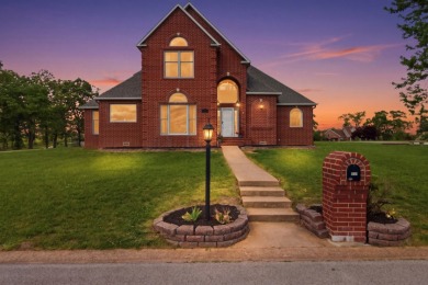 West Plains, MO Luxury Home in Golf Course Subdivision for Sale - photo 1