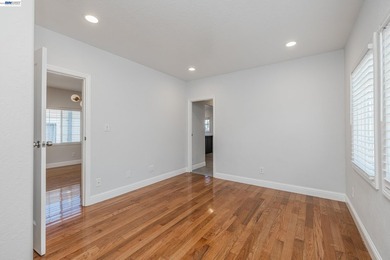 Welcome to this beautifully reimagined 1921 California bungalow - photo 22