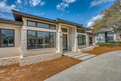 Luxury new construction in Applehead West loaded with custom - photo 2
