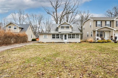 Welcome to this beautifully updated 3-bedroom, 2-bathroom home - photo 2