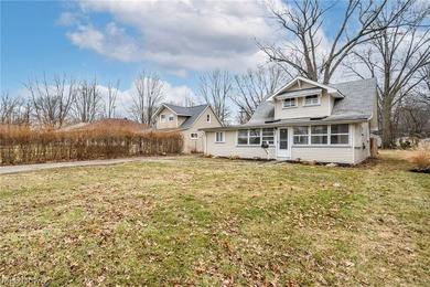 Welcome to this beautifully updated 3-bedroom, 2-bathroom home - photo 3