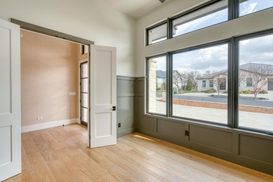 Luxury new construction in Applehead West loaded with custom - photo 5