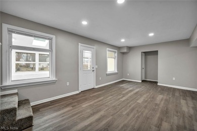 Welcome to this beautifully updated 3-bedroom, 2-bathroom home - photo 9