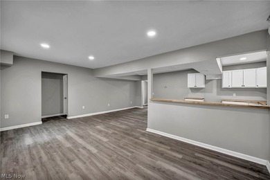 Welcome to this beautifully updated 3-bedroom, 2-bathroom home - photo 10