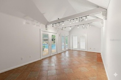 Back on the market! Updated and ready! Welcome to your private - photo 3
