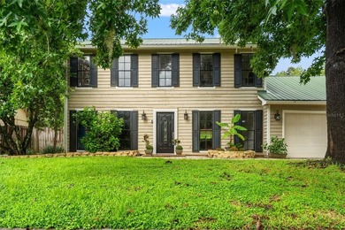 Back on the market! Updated and ready! Welcome to your private - photo 7