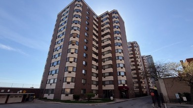 Experience lakefront living at the highly desirable Lake Terrace - photo 1