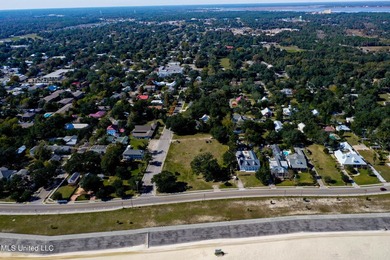 Prime 2.6-acre lot with 216 feet of sandy beach frontage - photo 5