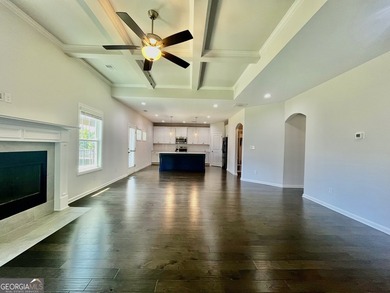 Prime corner-lot location in Kathleen! Offering thoughtfully - photo 4