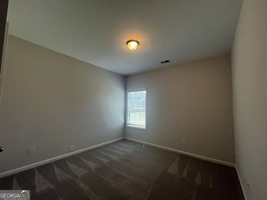 Prime corner-lot location in Kathleen! Offering thoughtfully - photo 7