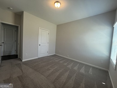 Prime corner-lot location in Kathleen! Offering thoughtfully - photo 8