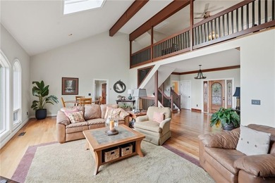This beautiful 5BDRM/3FB/2HB Country-Traditional home enjoys an - photo 14