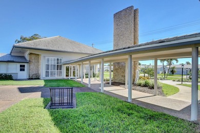 Welcome to this charming single-story home in Palm Beach - photo 17