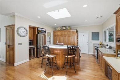 This beautiful 5BDRM/3FB/2HB Country-Traditional home enjoys an - photo 23