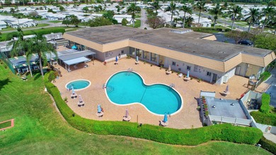 Welcome to this charming single-story home in Palm Beach - photo 29