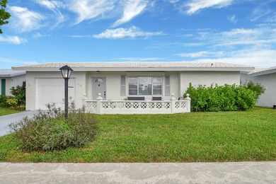 Welcome to this charming single-story home in Palm Beach - photo 30