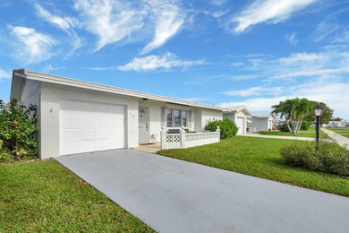 Welcome to this charming single-story home in Palm Beach - photo 32