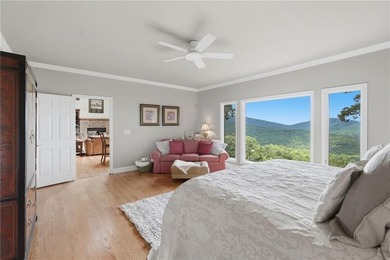 This beautiful 5BDRM/3FB/2HB Country-Traditional home enjoys an - photo 35