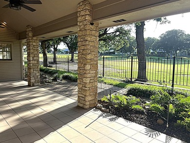 Welcome to your own private oasis, where luxury meets - photo 4