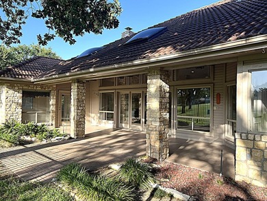 Welcome to your own private oasis, where luxury meets - photo 5