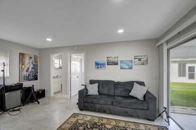 Welcome to this charming single-story home in Palm Beach - photo 45