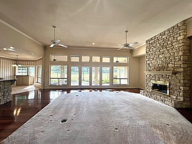 Welcome to your own private oasis, where luxury meets - photo 10