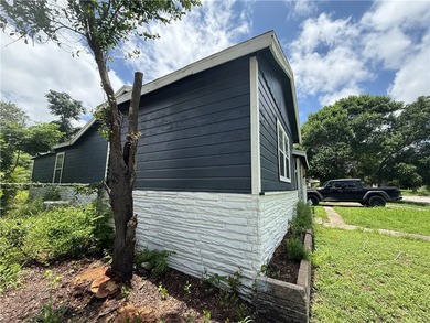 Occupied property on a month to month lease but can do an - photo 5