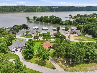 Step inside this stunning 4 bedroom 4 bathroom home, where - photo 38