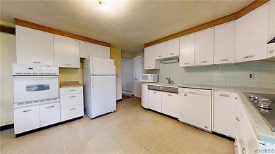 Rare 2,200 square foot ranch in Snyder. Welcome to this - photo 9