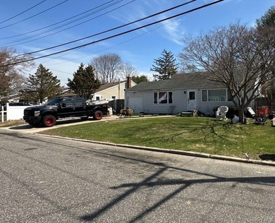 This Split Style Home Features 3 Bedrooms, 2 Full Baths, Eat In - photo 1