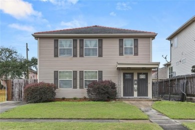 Lake Townhome/Townhouse For Sale in New Orleans, Louisiana