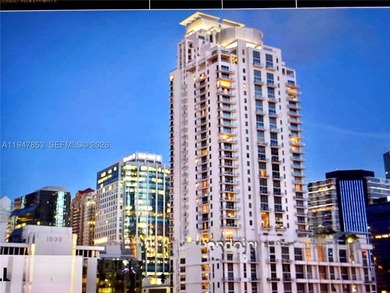 Open and bright spacious Loft in Brickell area. 1 Bedroom and - photo 14