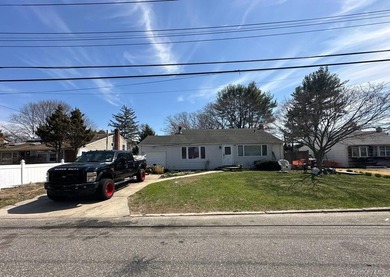 This Split Style Home Features 3 Bedrooms, 2 Full Baths, Eat In - photo 4