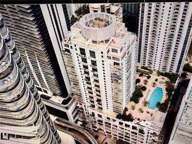 Open and bright spacious Loft in Brickell area. 1 Bedroom and - photo 15
