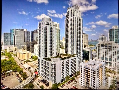 Open and bright spacious Loft in Brickell area. 1 Bedroom and - photo 18