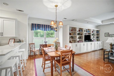 Wonderfully maintained 4-bedroom, 4.5 bath home on quiet - photo 12