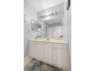 Welcome to this spacious five-bedroom, two-and-a-half-bath - photo 13