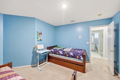 Welcome to this spacious five-bedroom, two-and-a-half-bath - photo 15