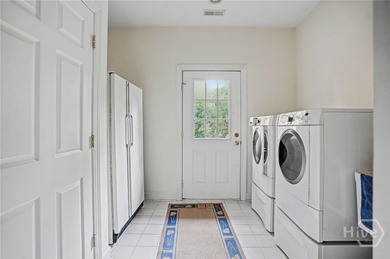 Wonderfully maintained 4-bedroom, 4.5 bath home on quiet - photo 19
