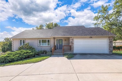 Weatherby Lake Home Sale Pending in Kansas City Missouri