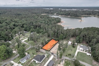 Dock able Lakefront lot. .39 acre lot in Columbia County - photo 4