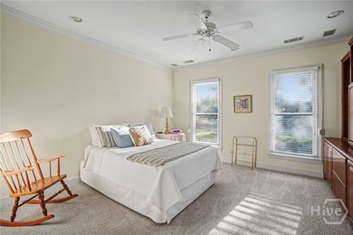 Wonderfully maintained 4-bedroom, 4.5 bath home on quiet - photo 28