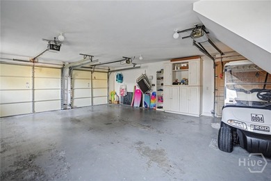 Wonderfully maintained 4-bedroom, 4.5 bath home on quiet - photo 33