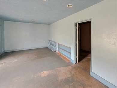Welcome to 1321 Sandstone Drive, a charming 3-bedroom, 2-bath - photo 4
