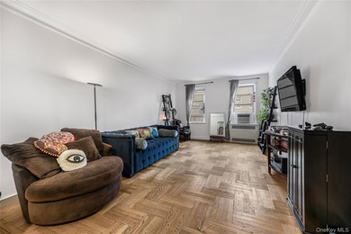 Step into this well designed 1 bed, 1 bath home with hardwood - photo 1