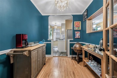 Step into this well designed 1 bed, 1 bath home with hardwood - photo 6