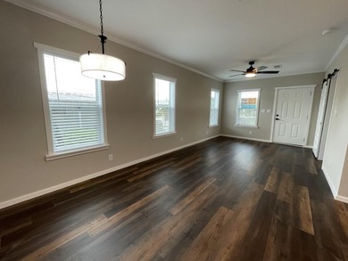 ?? Live the Cove Lifestyle in Fort Myers! Discover comfort and - photo 3