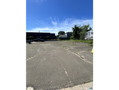 A 0.18-acre lot located in Bridgeport with recent property line - photo 2