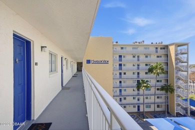 Beautifully updated 6th-floor condo located on the Halifax - photo 12