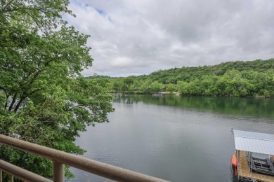 Lake Taneycomo Condo For Sale in Branson Missouri